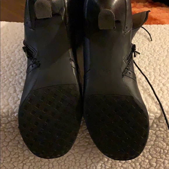 Black Boots - Picture 6 of 9